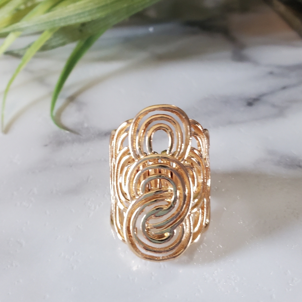 Gold Tone Stretch Ring 💥3 for $24💥